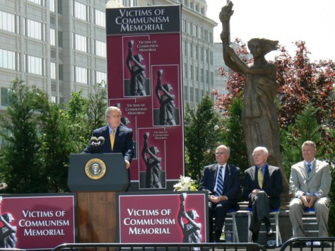 Tổng thống Hoa Kỳ George W Bush phát biểu tại lễ khánh thành tượng đài tưởng niệm 100 triệu nạn nhân của chủ nghĩa cộng sản trên toàn thế giới. Washington, USA. 2007